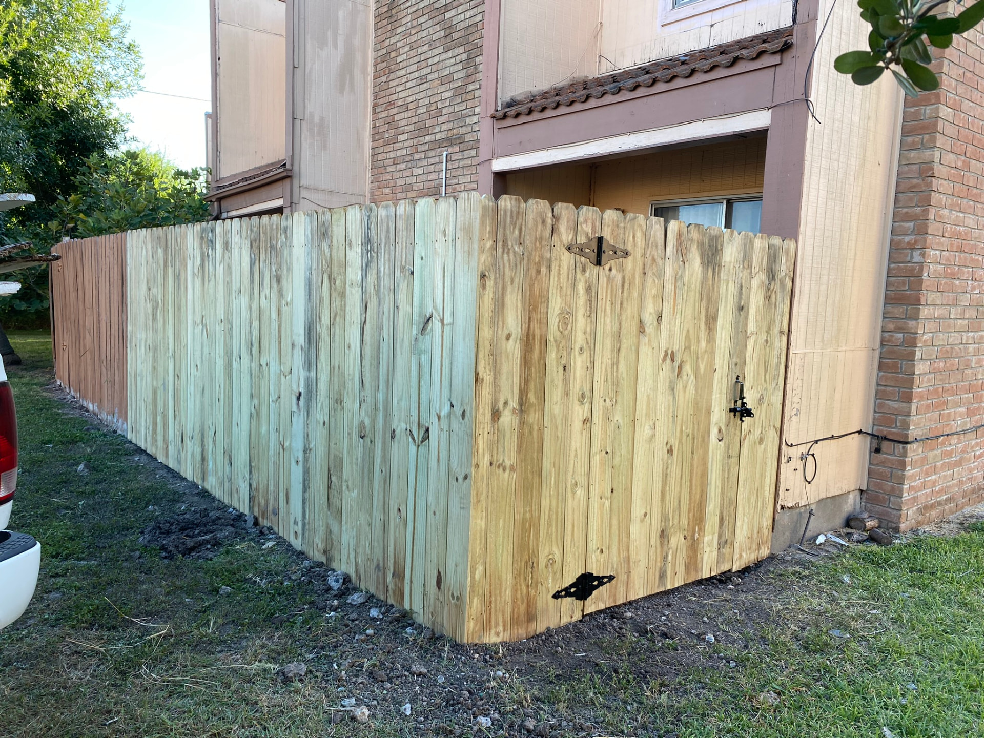Wood fence and gate replacement — Brownsville, TX